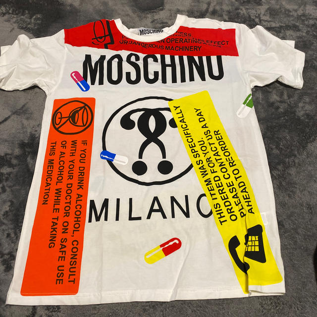 [新品] MOSCHINO Tシャツ