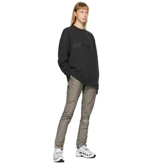 FEAR OF GOD(フィアオブゴッド)の【XSサイズ】20年SS ブラック ロゴ ロンT+ホワイトTシャツセット レディースのトップス(Tシャツ(長袖/七分))の商品写真