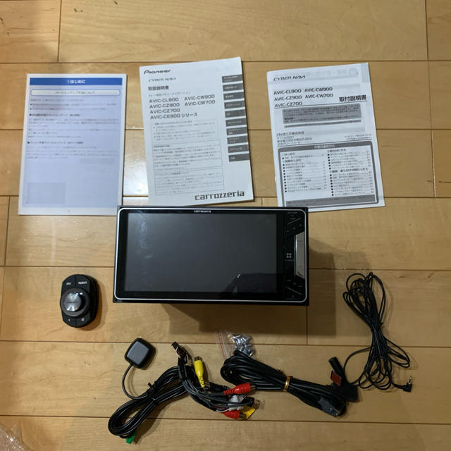 自動車美品　パイオニア　カロッツェリア サイバーナビ AVIC-CW900 7型ワイド