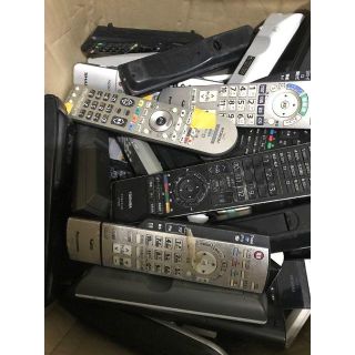 エアコン、テレビ、DVDプレーヤー、カーナビ等リモコン200個まとめて(その他)
