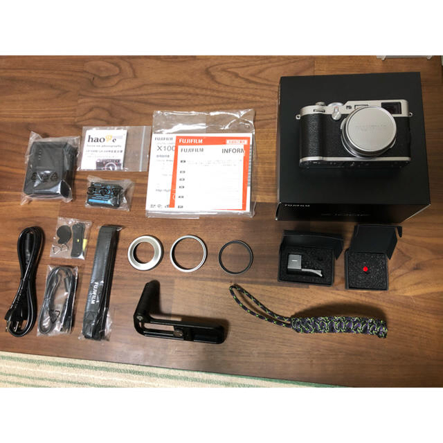 本店は 富士フイルム おまけ多数 美品 シルバー X100F Fujifilm