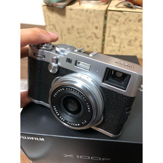 Fujifilm X100F シルバー 美品 おまけ多数