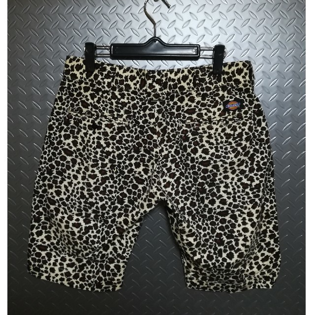 Hurley(ハーレー)のHurley　×　Dickies ダブルネーム　豹柄　ショートパンツ メンズのパンツ(ショートパンツ)の商品写真