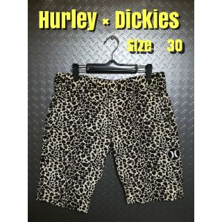 ハーレー(Hurley)のHurley　×　Dickies ダブルネーム　豹柄　ショートパンツ(ショートパンツ)