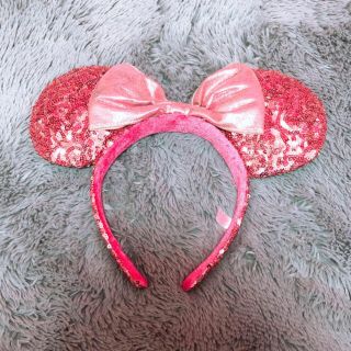 ミニーマウス(ミニーマウス)の【美品】Disney ミニーちゃん スパンコールカチューシャ ピンク(カチューシャ)