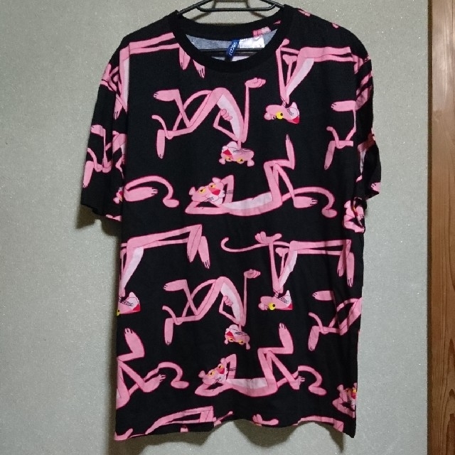 ピンクパンサー 総柄 Tシャツ メンズのトップス(Tシャツ/カットソー(半袖/袖なし))の商品写真