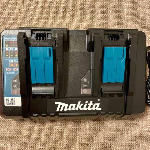 スポーツ/アウトドアマキタ makita 2口急速充電器 DC18RD USB端子あり