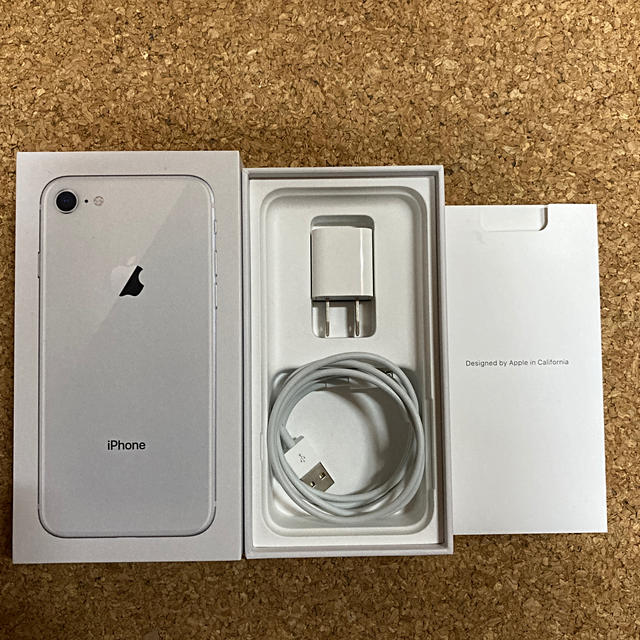 Apple(アップル)のiPhone8 スマホ/家電/カメラのスマートフォン/携帯電話(スマートフォン本体)の商品写真