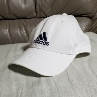 アディダス(adidas)のアディダス　白キャップ　中古(キャップ)