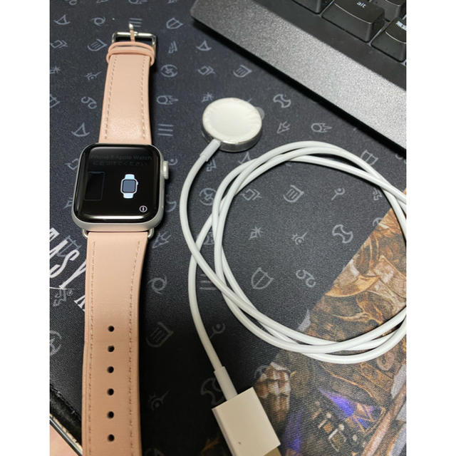 Apple Watch 4  40mm  アルミニウム　GPSモデル　極美品