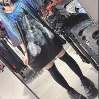 ミルクボーイ(MILKBOY)のTRAVAS TOKYO✨宇宙柄どろどろたれくまTシャツ(青✨トラバストーキョー(Tシャツ(半袖/袖なし))