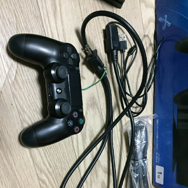 PS4 Pro 1TB ジェットブラック CUH-7100BB01本体付属品