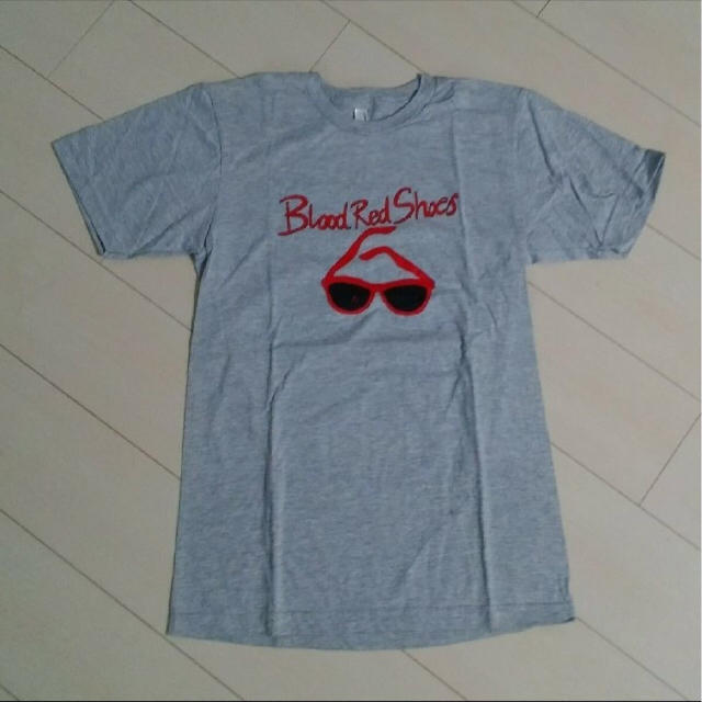 American Apparel(アメリカンアパレル)のBlood Red Shoes メンズ　バンドTシャツ メンズのトップス(Tシャツ/カットソー(半袖/袖なし))の商品写真