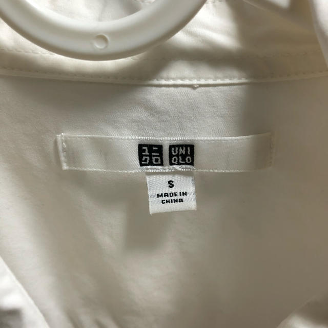 UNIQLO(ユニクロ)の白シャツ レディースのトップス(シャツ/ブラウス(長袖/七分))の商品写真