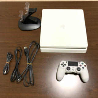 ソニー(SONY)のPS4  2200 ホワイト　美品(家庭用ゲーム機本体)