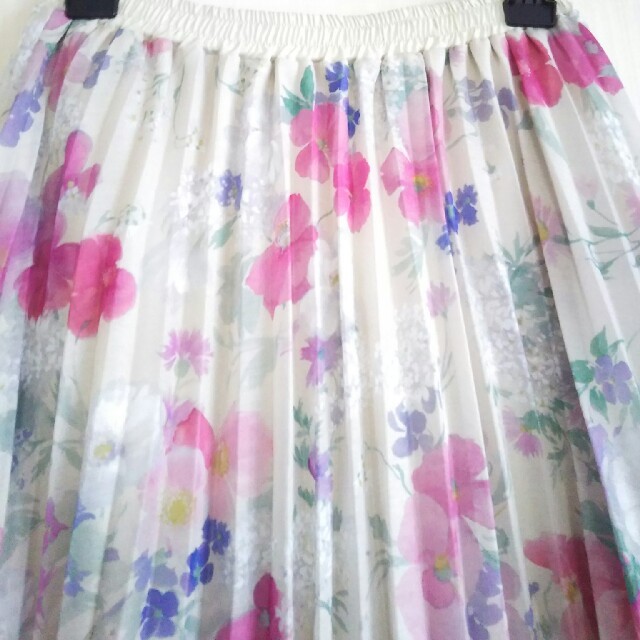 WILLSELECTION(ウィルセレクション)の花柄プリーツスカート② レディースのスカート(ひざ丈スカート)の商品写真
