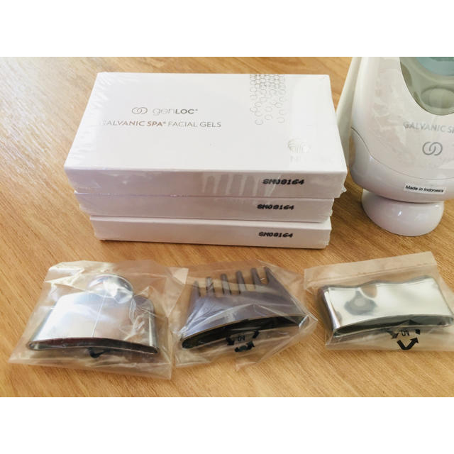 NUSKIN 美顔器　未使用 スマホ/家電/カメラの美容/健康(フェイスケア/美顔器)の商品写真