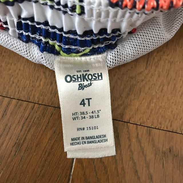 OshKosh(オシュコシュ)のOSHKOSH 水着男児キッズスイムウェア4T 100〜110 キッズ/ベビー/マタニティのキッズ服男の子用(90cm~)(水着)の商品写真