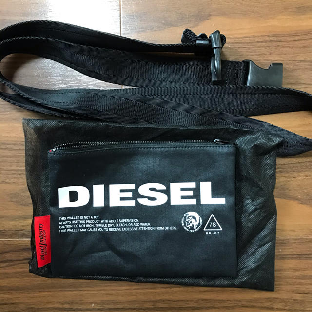 DIESEL(ディーゼル)の値下げしました。DIESEL   ウスストポーチ、ボディバッグ メンズのバッグ(ボディーバッグ)の商品写真