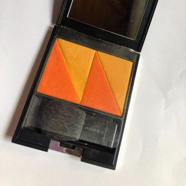 SUQQU(スック)のSUQQU 折り紙チーク オレンジ 黄色 コスメ/美容のメイク道具/ケアグッズ(チーク/フェイスブラシ)の商品写真