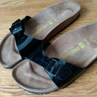 ビルケンシュトック(BIRKENSTOCK)のBIRKENSTOCK　マドリッド　黒エナメル　38サイズ(サンダル)