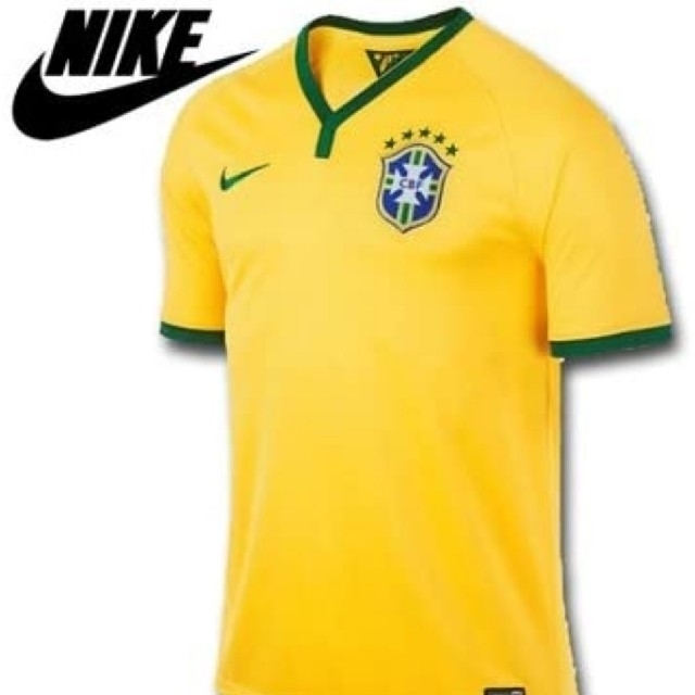 NIKE(ナイキ)のNIKE レプリカユニフォーム　2014-15 ブラジル代表　M スポーツ/アウトドアのサッカー/フットサル(ウェア)の商品写真