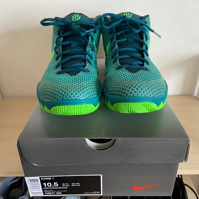 NIKE(ナイキ)のナイキ　カイリー1  KYRIE1  28.5センチ スポーツ/アウトドアのスポーツ/アウトドア その他(バスケットボール)の商品写真