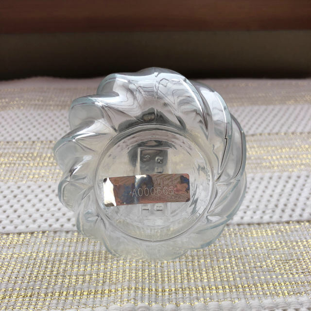ランプベルジェ正規品　透明ガラスラセン模様のランプ　新品未使用 コスメ/美容のリラクゼーション(アロマポット/アロマランプ/芳香器)の商品写真