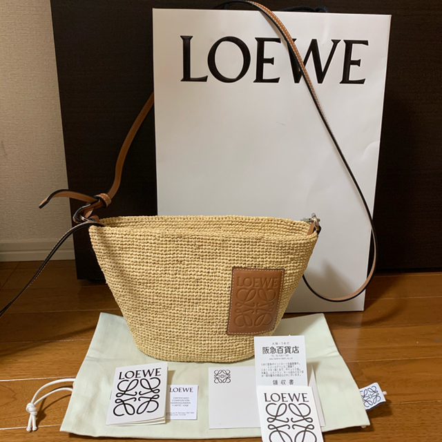 LOEWE(ロエベ)のLOEWE ロエベ　rul様御専用　ラフィアポシェット　ショルダー レディースのバッグ(かごバッグ/ストローバッグ)の商品写真