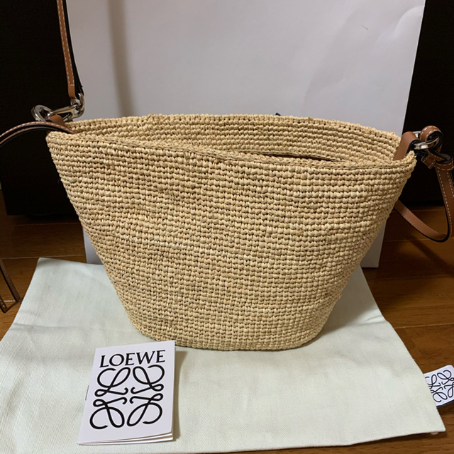 LOEWE(ロエベ)のLOEWE ロエベ　rul様御専用　ラフィアポシェット　ショルダー レディースのバッグ(かごバッグ/ストローバッグ)の商品写真