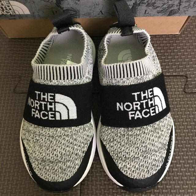 THE NORTH FACE(ザノースフェイス)のノースフェイス　キッズスニーカー キッズ/ベビー/マタニティのキッズ靴/シューズ(15cm~)(スニーカー)の商品写真