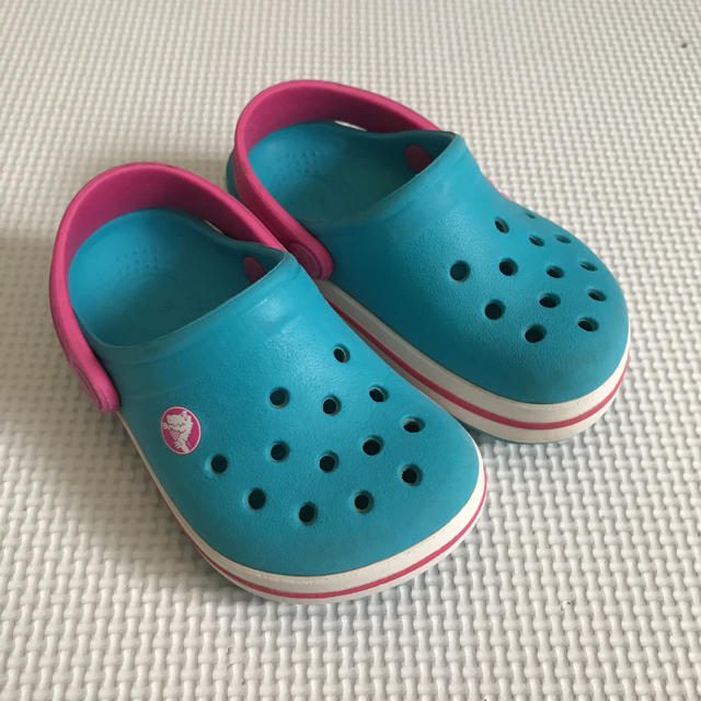 crocs(クロックス)のクロックス　キッズ　サンダル キッズ/ベビー/マタニティのベビー靴/シューズ(~14cm)(サンダル)の商品写真