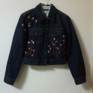 ギャップ(GAP)のGAP　桜刺繍デニムジャケット*送料こみ(Gジャン/デニムジャケット)