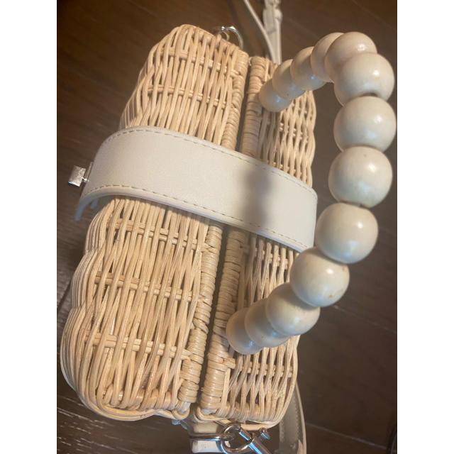 moussy(マウジー)のMOUSSY TINY RATTAN バッグ レディースのバッグ(かごバッグ/ストローバッグ)の商品写真