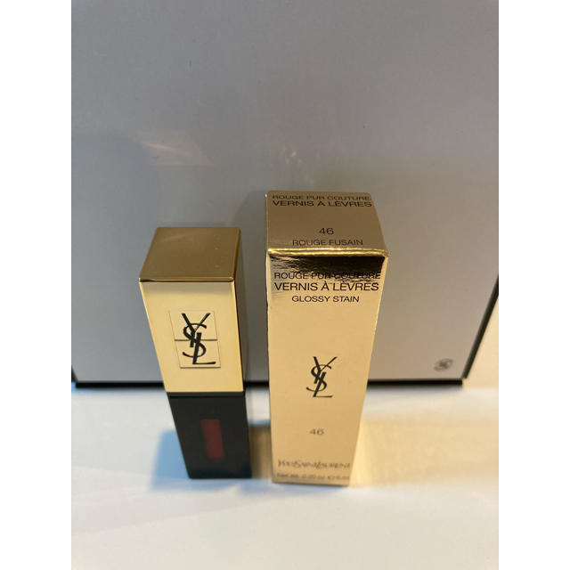 Yves Saint Laurent Beaute(イヴサンローランボーテ)の✴︎イヴ・サンローラン ルージュ　ビュールクチュール　ヴェルニ　No.46 コスメ/美容のベースメイク/化粧品(リップグロス)の商品写真