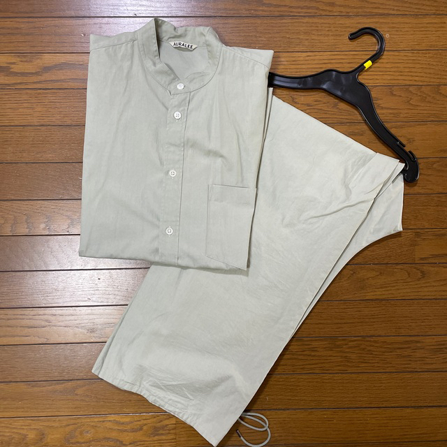 COMOLI(コモリ)のAURALEE WASHEDFINXTWILLSLEEVELESSSHIRTS  レディースのトップス(シャツ/ブラウス(半袖/袖なし))の商品写真