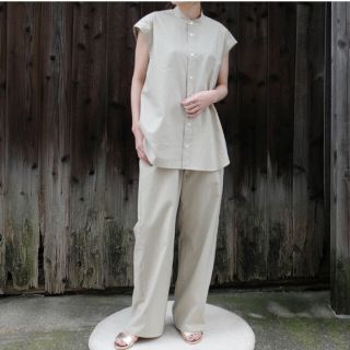 コモリ(COMOLI)のAURALEE WASHEDFINXTWILLSLEEVELESSSHIRTS (シャツ/ブラウス(半袖/袖なし))