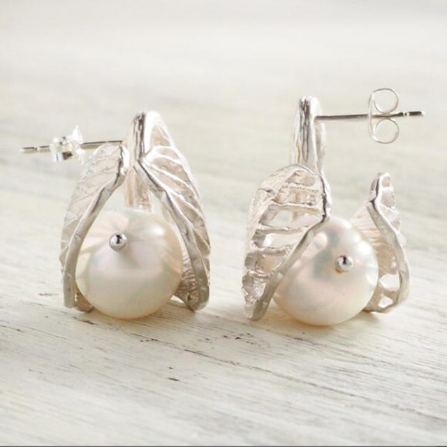 sasakihitomi 白鳥 スワン ピアス レディースのアクセサリー(ピアス)の商品写真