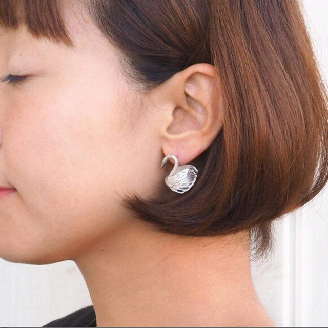 sasakihitomi 白鳥 スワン ピアス レディースのアクセサリー(ピアス)の商品写真