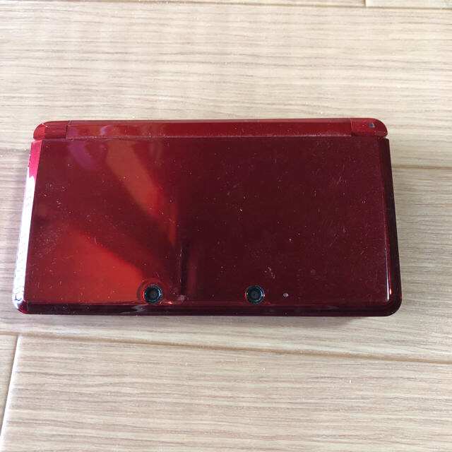 ニンテンドー3DS(ニンテンドー3DS)の任天堂３DS  本体　赤 エンタメ/ホビーのゲームソフト/ゲーム機本体(携帯用ゲーム機本体)の商品写真