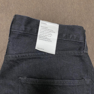 コモリ(COMOLI)のCIOTA / ブラックスビンコットン13.5oz ストレートデニム　31(デニム/ジーンズ)