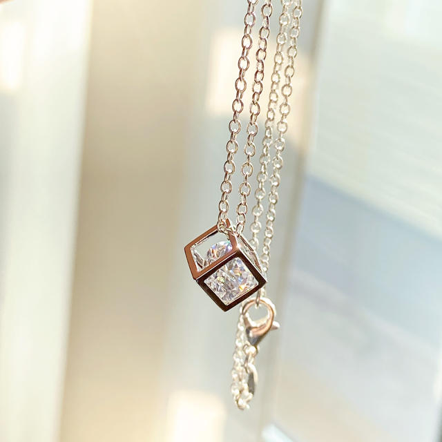 №209 zirCUBE ジルコニア ストーン キューブ ネックレス レディースのアクセサリー(ネックレス)の商品写真