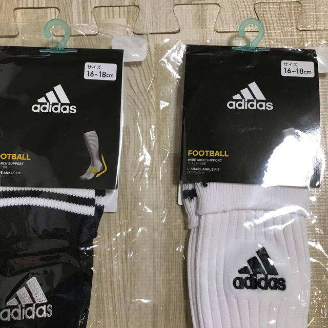 adidas(アディダス)の新品未使用　　adidas サッカー　ソックス　16〜18㌢ キッズ/ベビー/マタニティのこども用ファッション小物(靴下/タイツ)の商品写真