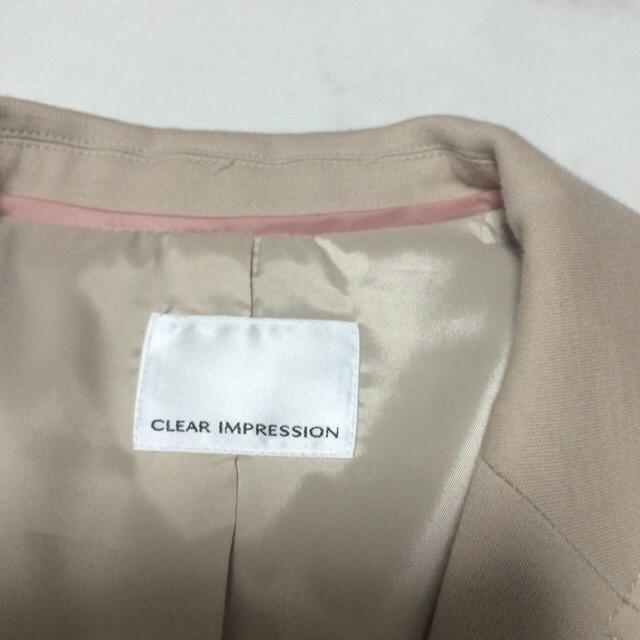 CLEAR IMPRESSION(クリアインプレッション)のベージュジャケット レディースのジャケット/アウター(テーラードジャケット)の商品写真