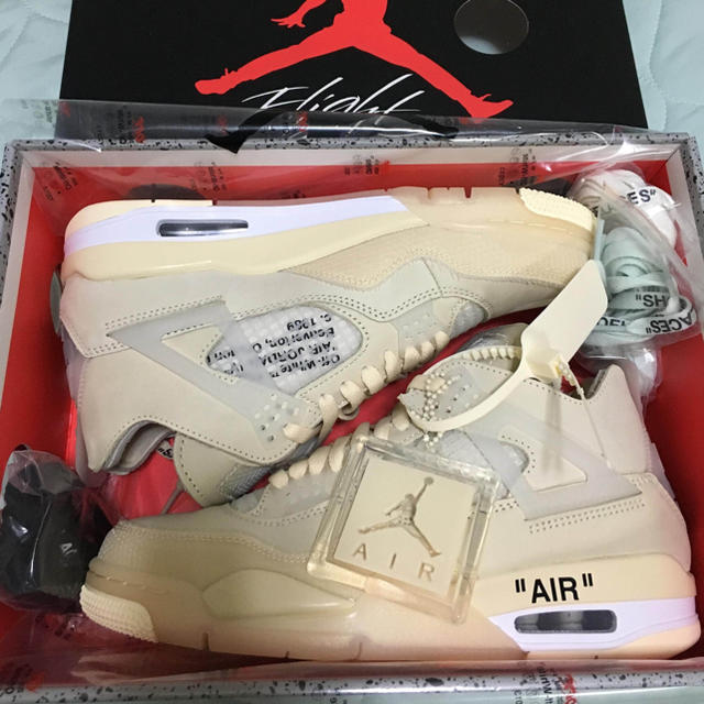 NIKE(ナイキ)のjordan 4 offwhite  メンズの靴/シューズ(スニーカー)の商品写真