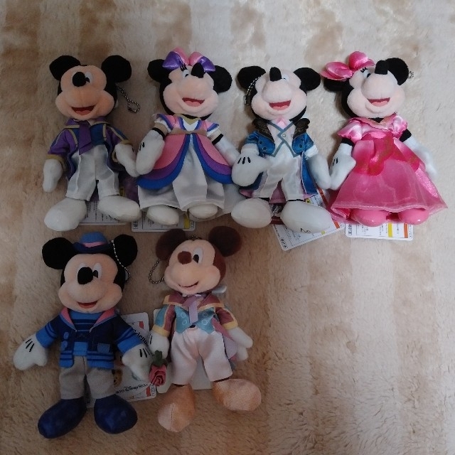 お値下げ!TDR ミッキー・ミニーぬいぐるみバッジ6体セット(1~3月イベント) | フリマアプリ ラクマ