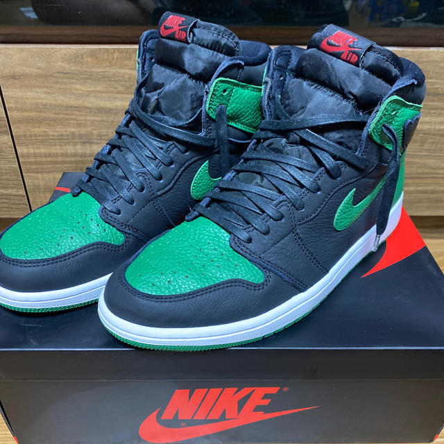 NIKE(ナイキ)のNIKE AIR JORDAN 1 HI OG pine green 28cm メンズの靴/シューズ(スニーカー)の商品写真