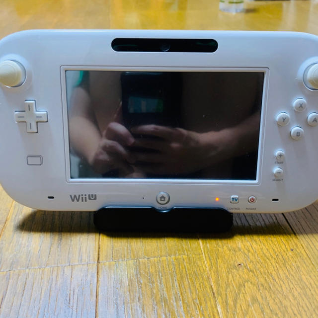 Wii U(ウィーユー)の✨純正✨WiiU 充電スタンド エンタメ/ホビーのゲームソフト/ゲーム機本体(家庭用ゲーム機本体)の商品写真