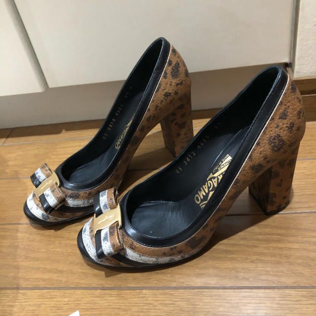 Salvatore Ferragamo(サルヴァトーレフェラガモ)の9日までお取り置き レディースの靴/シューズ(ハイヒール/パンプス)の商品写真