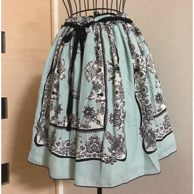 DOLLY GIRL BY ANNA SUI(ドーリーガールバイアナスイ)のDOLLY GIRL プリント膝丈スカート レディースのスカート(ひざ丈スカート)の商品写真